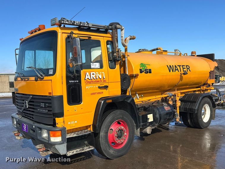 image for item FK1669 1992 Volvo FE water truck