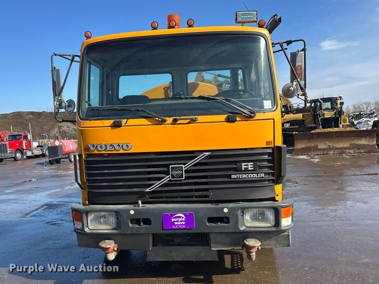 image for item FK1669 1992 Volvo FE water truck