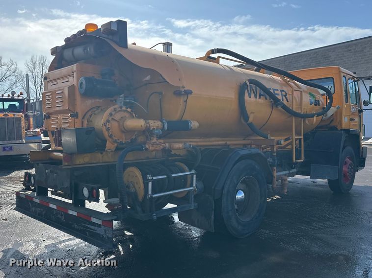 image for item FK1669 1992 Volvo FE water truck