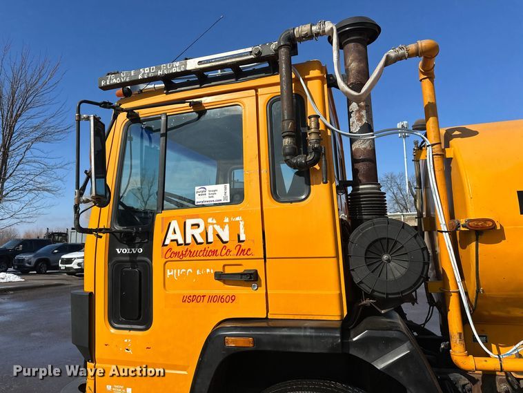 image for item FK1669 1992 Volvo FE water truck