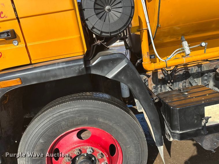 image for item FK1669 1992 Volvo FE water truck