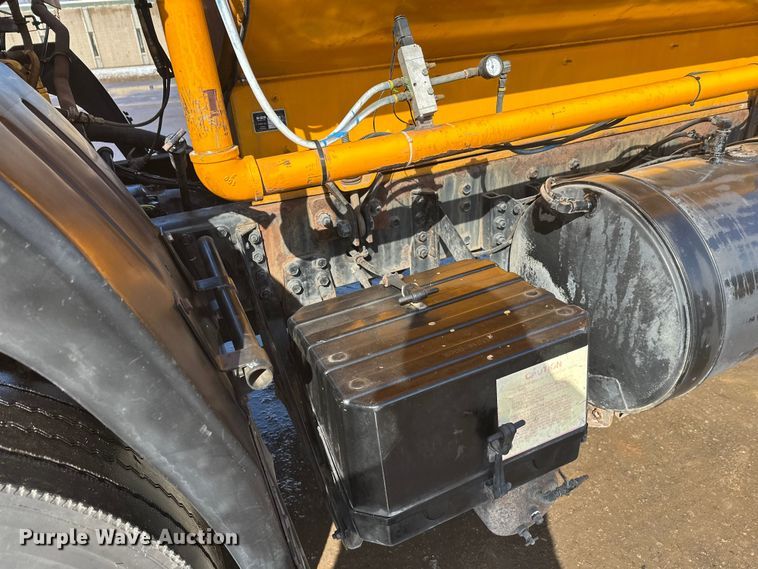 image for item FK1669 1992 Volvo FE water truck