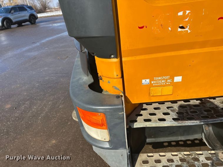 image for item FK1669 1992 Volvo FE water truck