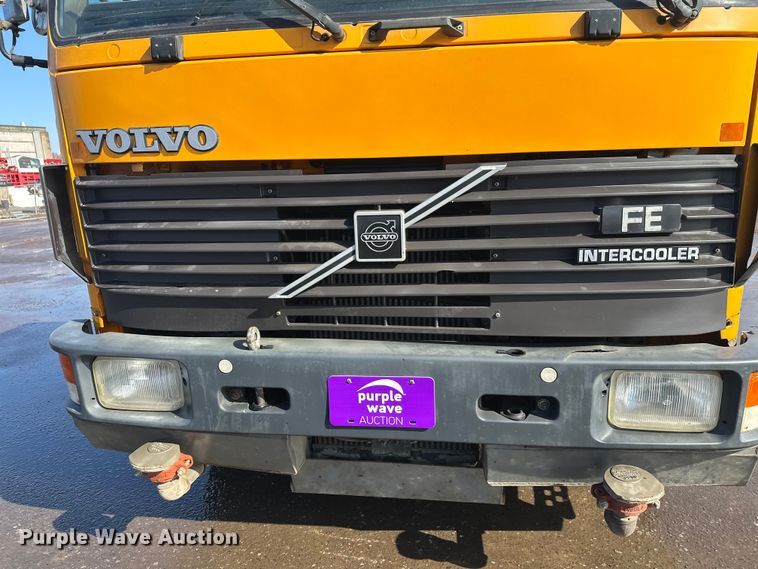 image for item FK1669 1992 Volvo FE water truck