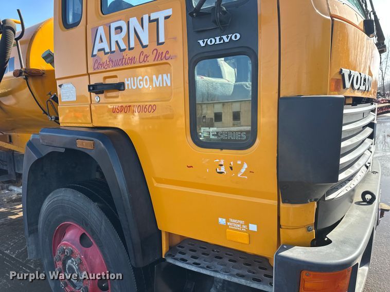 image for item FK1669 1992 Volvo FE water truck