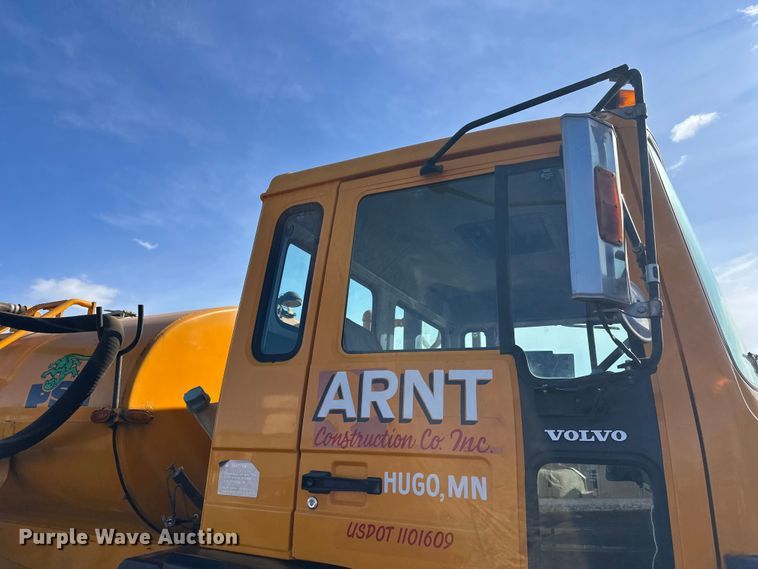 image for item FK1669 1992 Volvo FE water truck