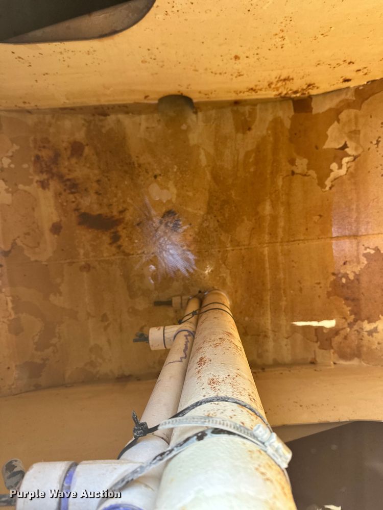 image for item FK1669 1992 Volvo FE water truck