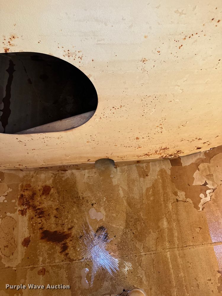 image for item FK1669 1992 Volvo FE water truck