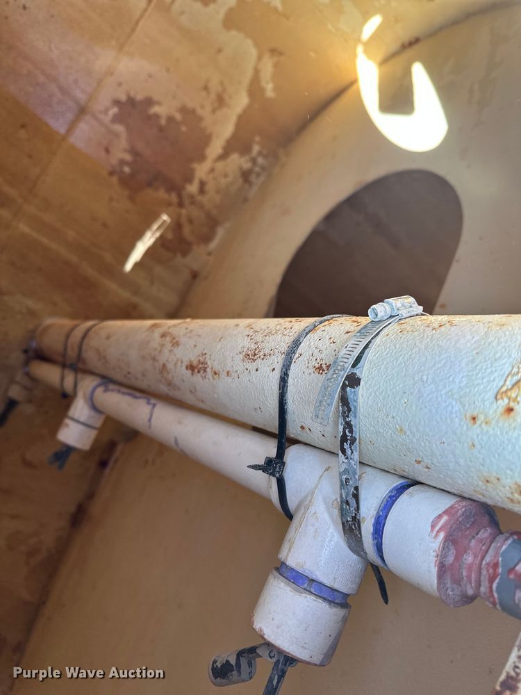 image for item FK1669 1992 Volvo FE water truck