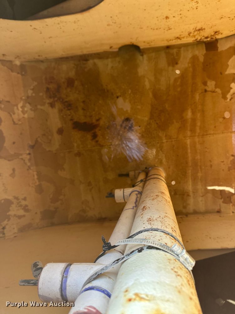 image for item FK1669 1992 Volvo FE water truck