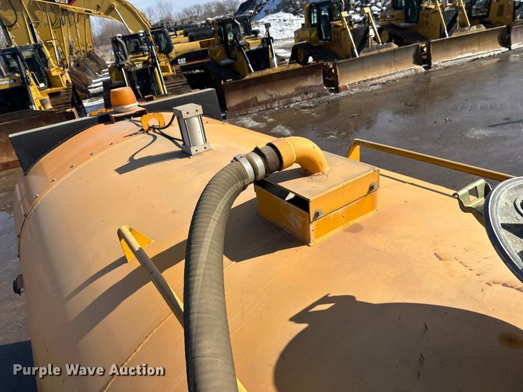 image for item FK1669 1992 Volvo FE water truck