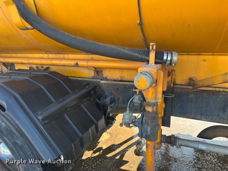 image for item FK1669 1992 Volvo FE water truck