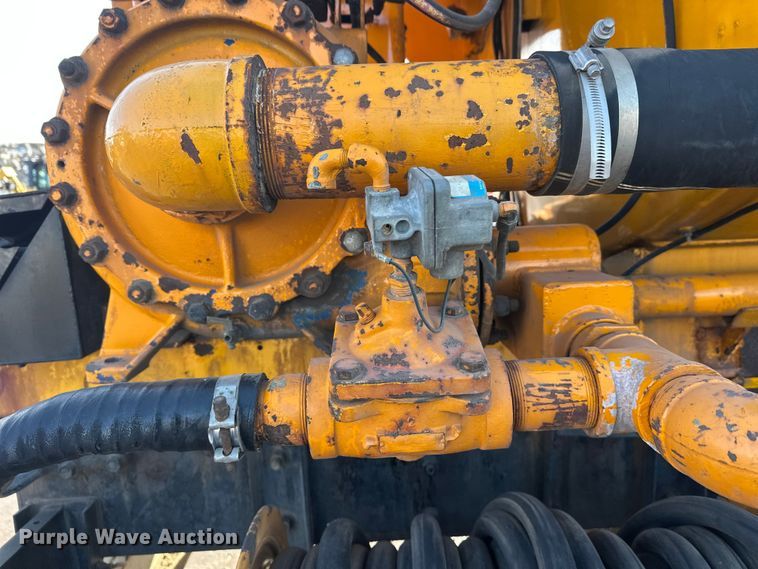 image for item FK1669 1992 Volvo FE water truck