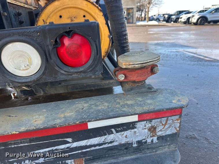 image for item FK1669 1992 Volvo FE water truck