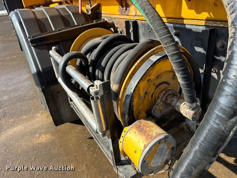 image for item FK1669 1992 Volvo FE water truck