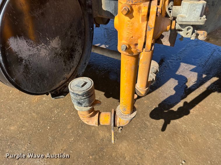 image for item FK1669 1992 Volvo FE water truck