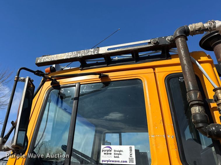 image for item FK1669 1992 Volvo FE water truck