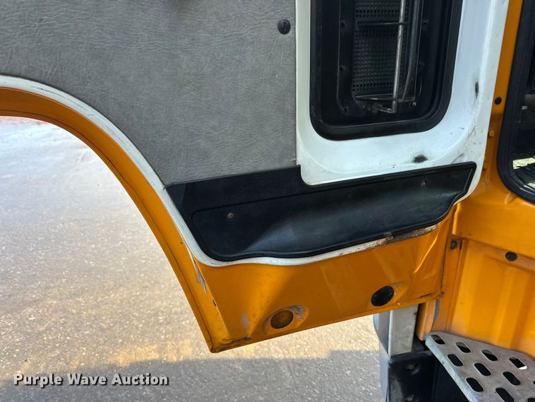 image for item FK1669 1992 Volvo FE water truck