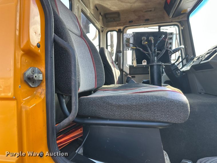 image for item FK1669 1992 Volvo FE water truck