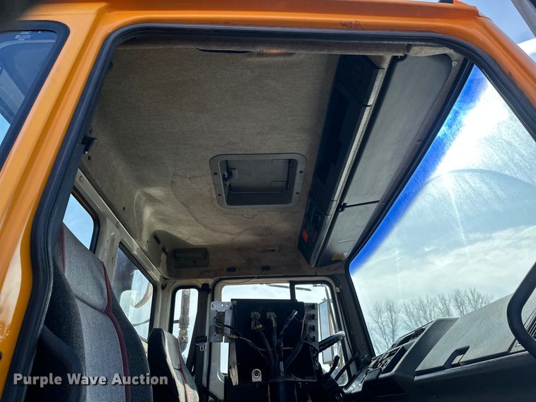 image for item FK1669 1992 Volvo FE water truck