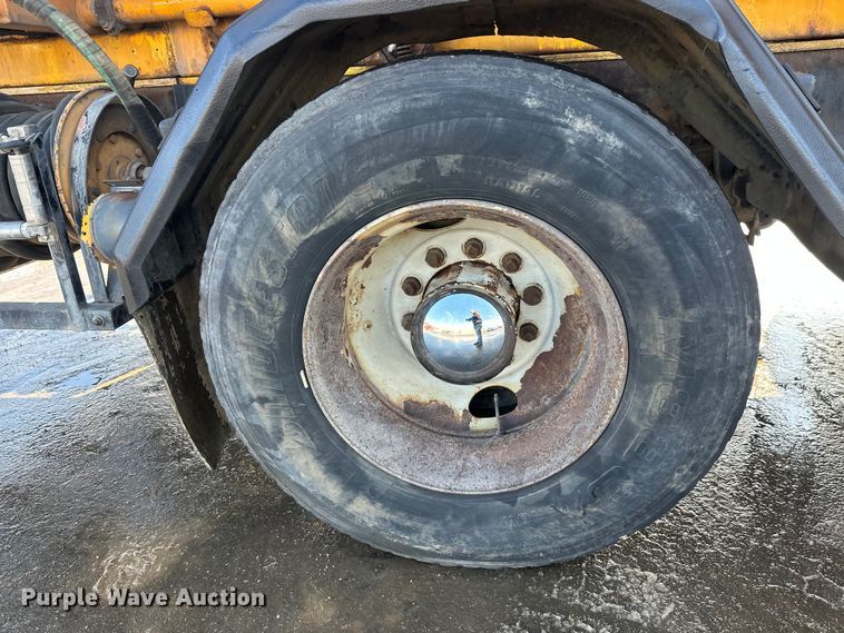 image for item FK1669 1992 Volvo FE water truck