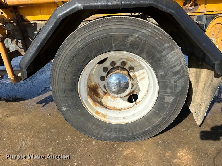 image for item FK1669 1992 Volvo FE water truck