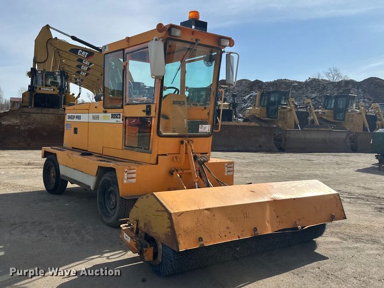 image for item FK1676 Roscoe 4820 broom