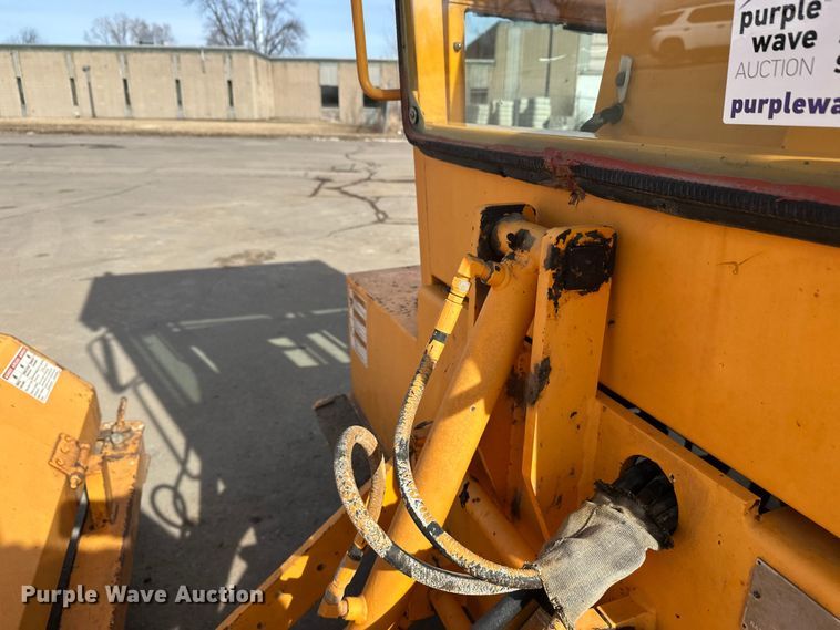 image for item FK1676 Roscoe 4820 broom