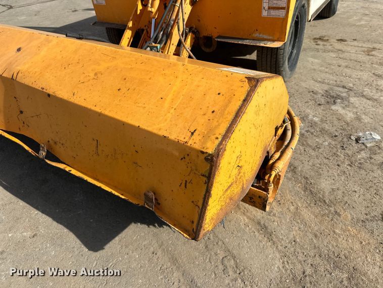 image for item FK1676 Roscoe 4820 broom