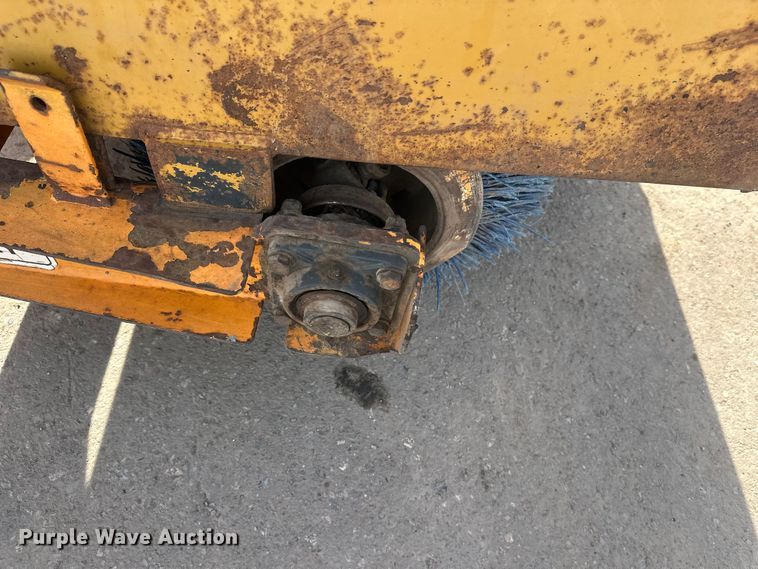 image for item FK1676 Roscoe 4820 broom