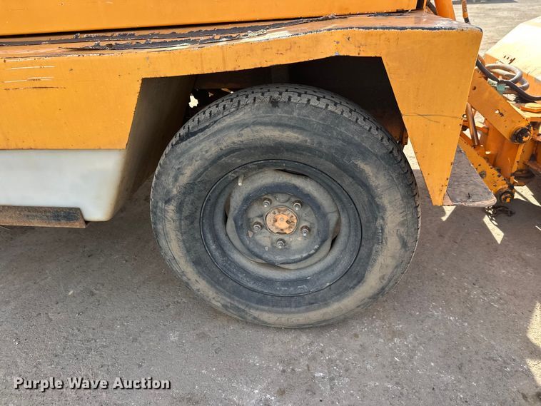 image for item FK1676 Roscoe 4820 broom