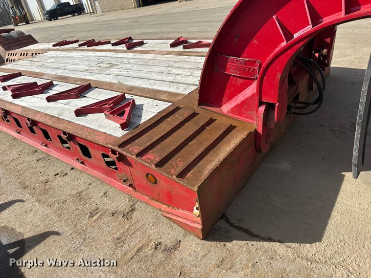 image for item FK1677 1995 Kalyn Siebert 69T3A lowboy equipment trailer