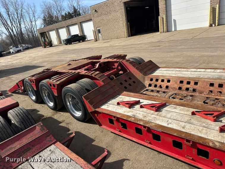 image for item FK1677 1995 Kalyn Siebert 69T3A lowboy equipment trailer