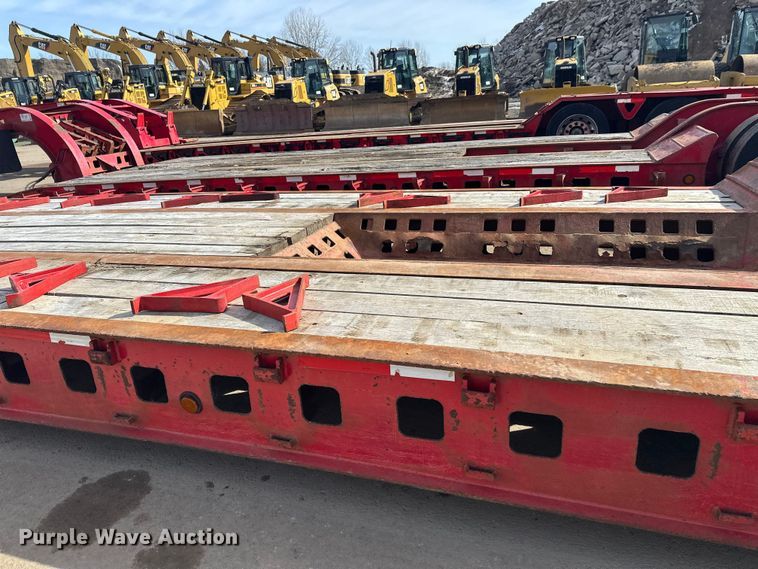 image for item FK1677 1995 Kalyn Siebert 69T3A lowboy equipment trailer