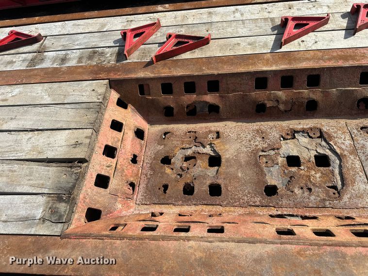 image for item FK1677 1995 Kalyn Siebert 69T3A lowboy equipment trailer