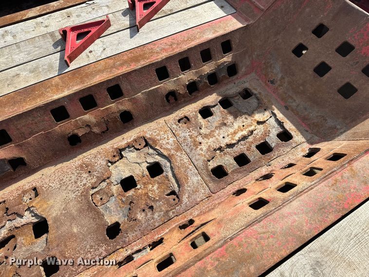 image for item FK1677 1995 Kalyn Siebert 69T3A lowboy equipment trailer