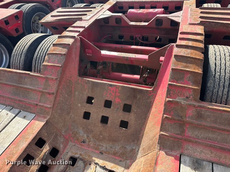 image for item FK1677 1995 Kalyn Siebert 69T3A lowboy equipment trailer