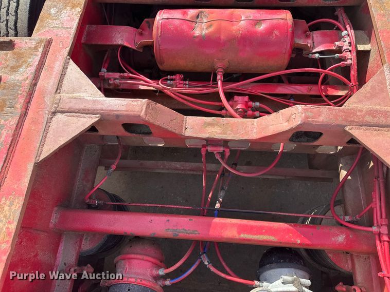 image for item FK1677 1995 Kalyn Siebert 69T3A lowboy equipment trailer