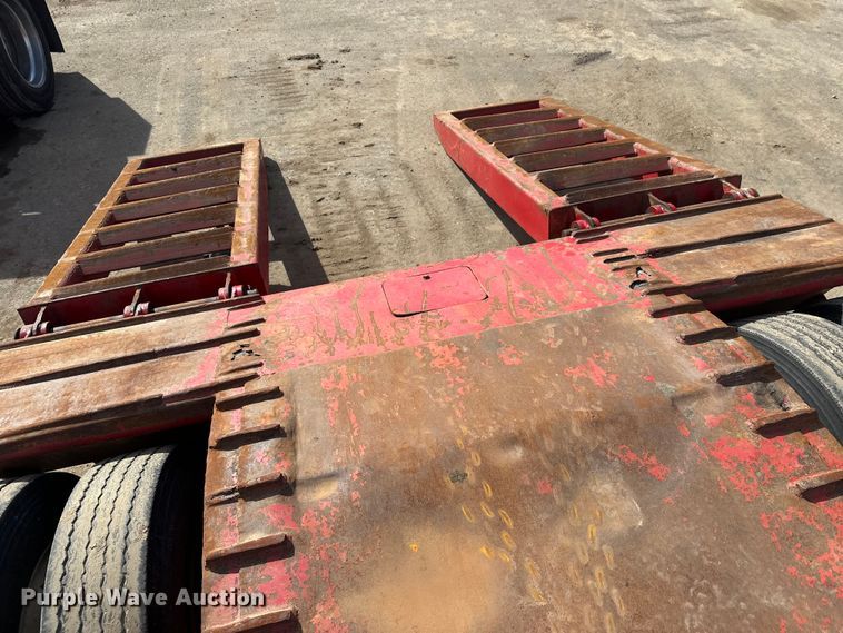 image for item FK1677 1995 Kalyn Siebert 69T3A lowboy equipment trailer