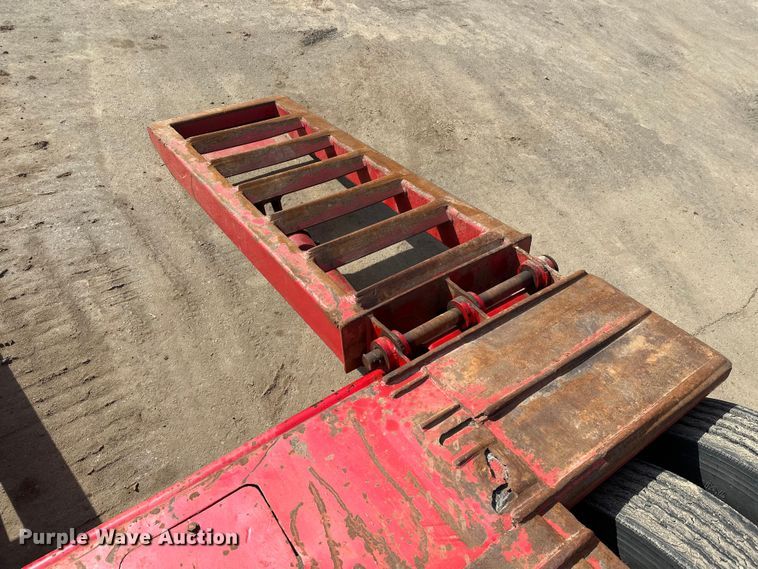 image for item FK1677 1995 Kalyn Siebert 69T3A lowboy equipment trailer