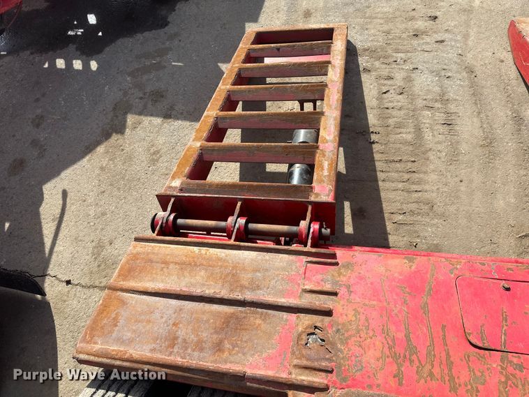 image for item FK1677 1995 Kalyn Siebert 69T3A lowboy equipment trailer