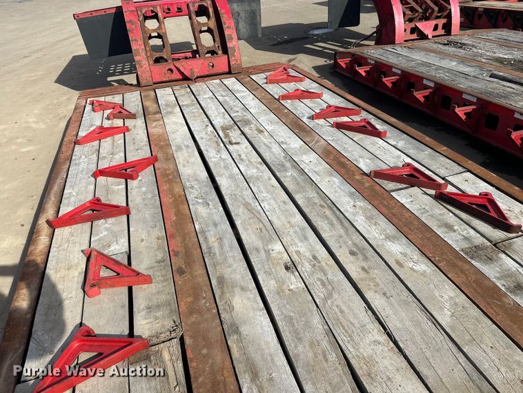 image for item FK1677 1995 Kalyn Siebert 69T3A lowboy equipment trailer