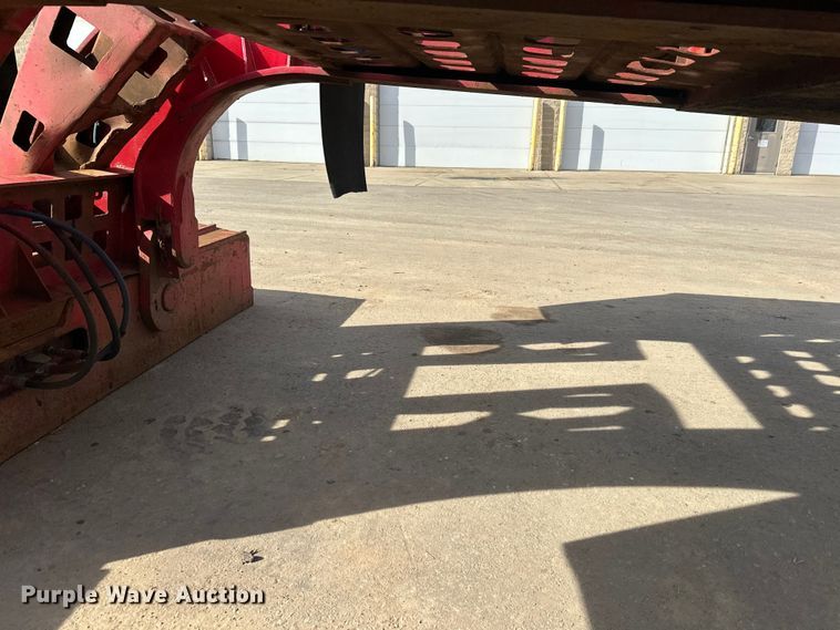 image for item FK1677 1995 Kalyn Siebert 69T3A lowboy equipment trailer