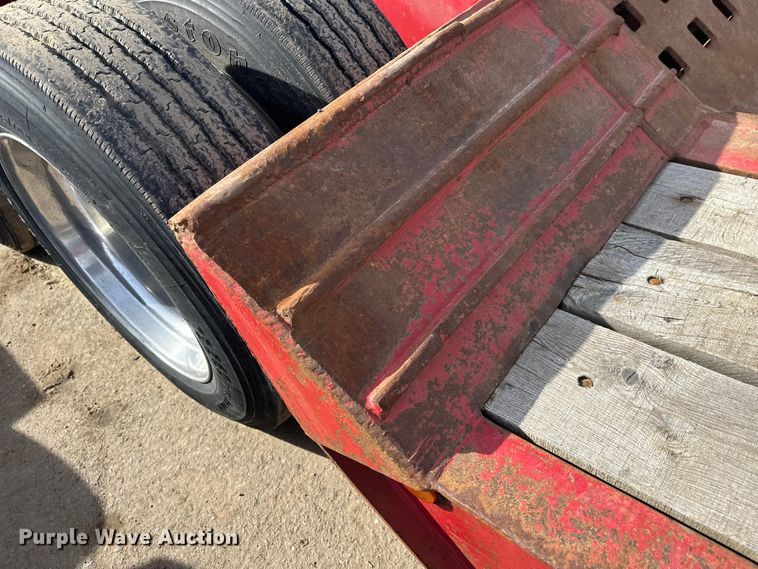image for item FK1677 1995 Kalyn Siebert 69T3A lowboy equipment trailer