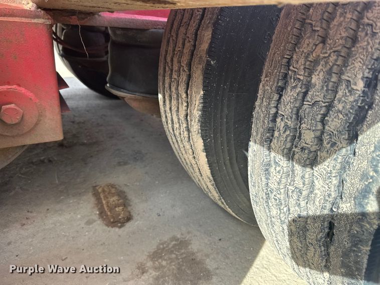 image for item FK1677 1995 Kalyn Siebert 69T3A lowboy equipment trailer