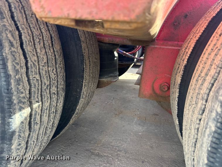 image for item FK1677 1995 Kalyn Siebert 69T3A lowboy equipment trailer