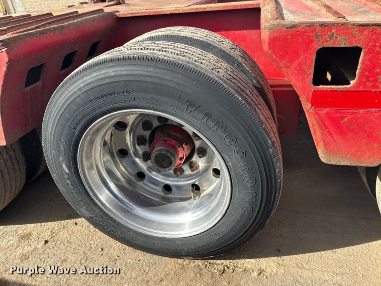 image for item FK1677 1995 Kalyn Siebert 69T3A lowboy equipment trailer