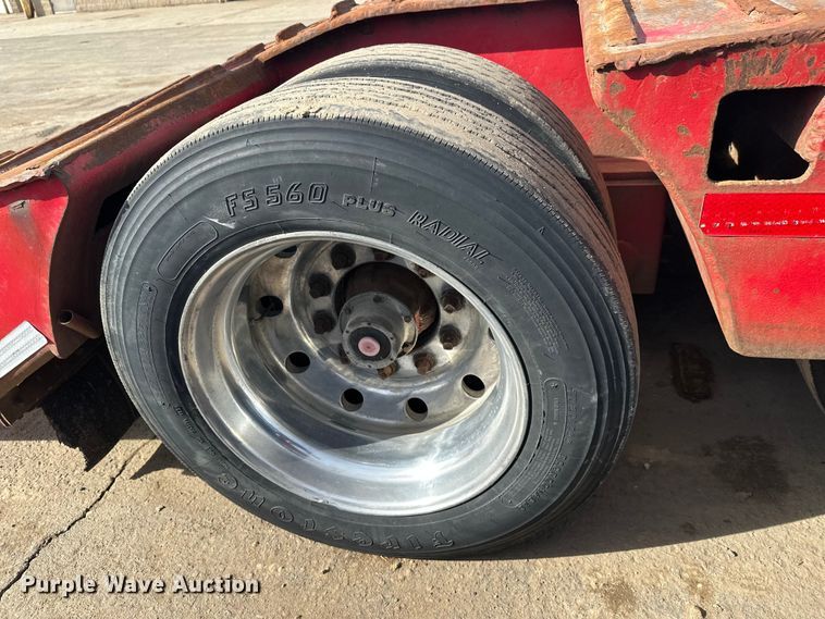 image for item FK1677 1995 Kalyn Siebert 69T3A lowboy equipment trailer