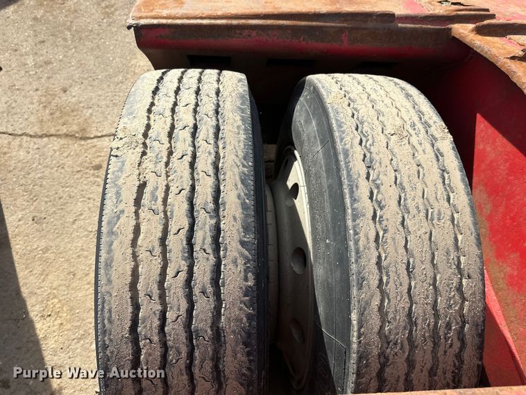 image for item FK1677 1995 Kalyn Siebert 69T3A lowboy equipment trailer