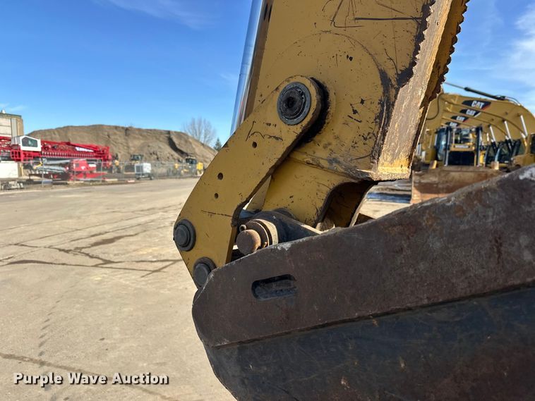 image for item FK1679 2012 Caterpillar 420F backhoe